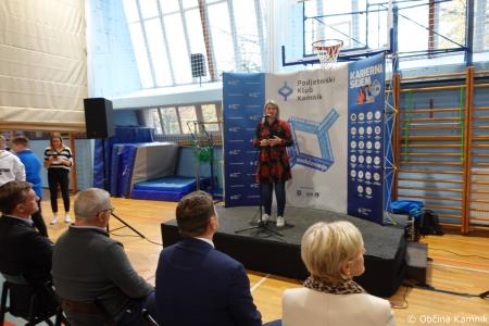 Karierna priložnost te čaka v Kamniku (15)